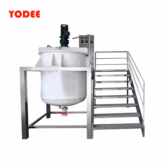 Flüssigkeitsmischbehälter mit ummanteltem Rührbehälter